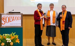 V. l.: Sr. Maria Schlackl SDS (Leitung der OÖ-SOLWODI Initiative), Sr. Anna Mayrhofer FMM (Leitung von SOLWODI Ö), Sr. Patricia Erber SDS (Obfrau SOLWODI Ö)