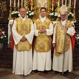 V. l.: Abt Mag. Martin Felhofer, Neupriester H. Mag. Vitus Stefan Glira und Bischof Dr. Manfred Scheuer. / © Stift Schlägl / Prügl V. l.: Abt Mag. Martin Felhofer, Neupriester H. Mag. Vitus Stefan Glira und Bischof Dr. Manfred Scheuer.