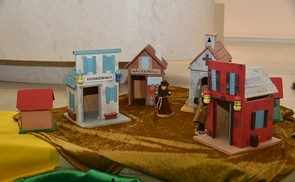 Beim Familiennachmittag erfuhren die Kinder von KrankenhausmitarbeiterInnen mehr über den Arbeitsalltag von Mama und Papa. 