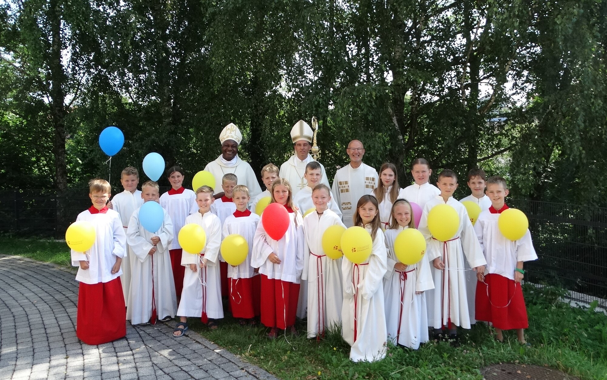 Minis vor dem Luftballonstart