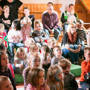 Spielgruppenfest Spiegel Sarleinsbach