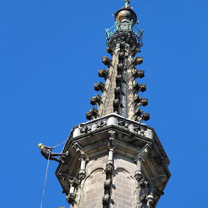 Schadenskontrolle am Turm